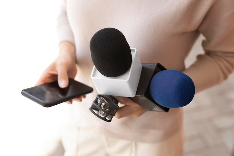 Мостовой считает, что Соболев не выигрывал в Зените конкуренцию у Дурана